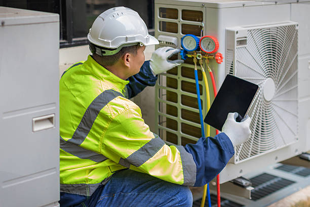 Professional Hvac technician working in Mount Prospect, IL